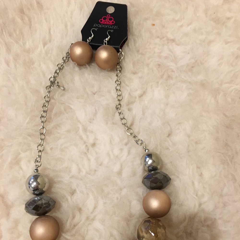 Paparazzi - Necklace and Earring Set - New!!